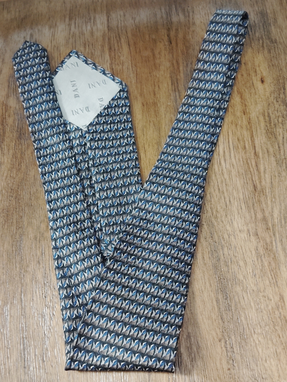 DANI Men’s Blue and Gray Textured Woven Tie